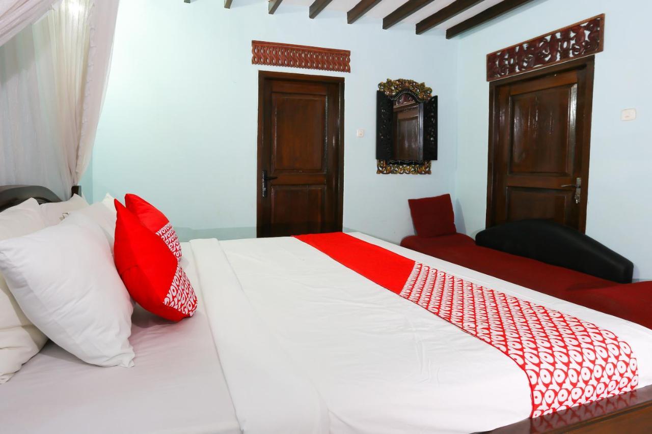 Oyo 1365 Sunrise Lumbung Hotel Gili Trawangan Exterior photo